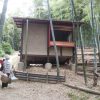 竹林小屋建設−21　建具を立てる　５月30日